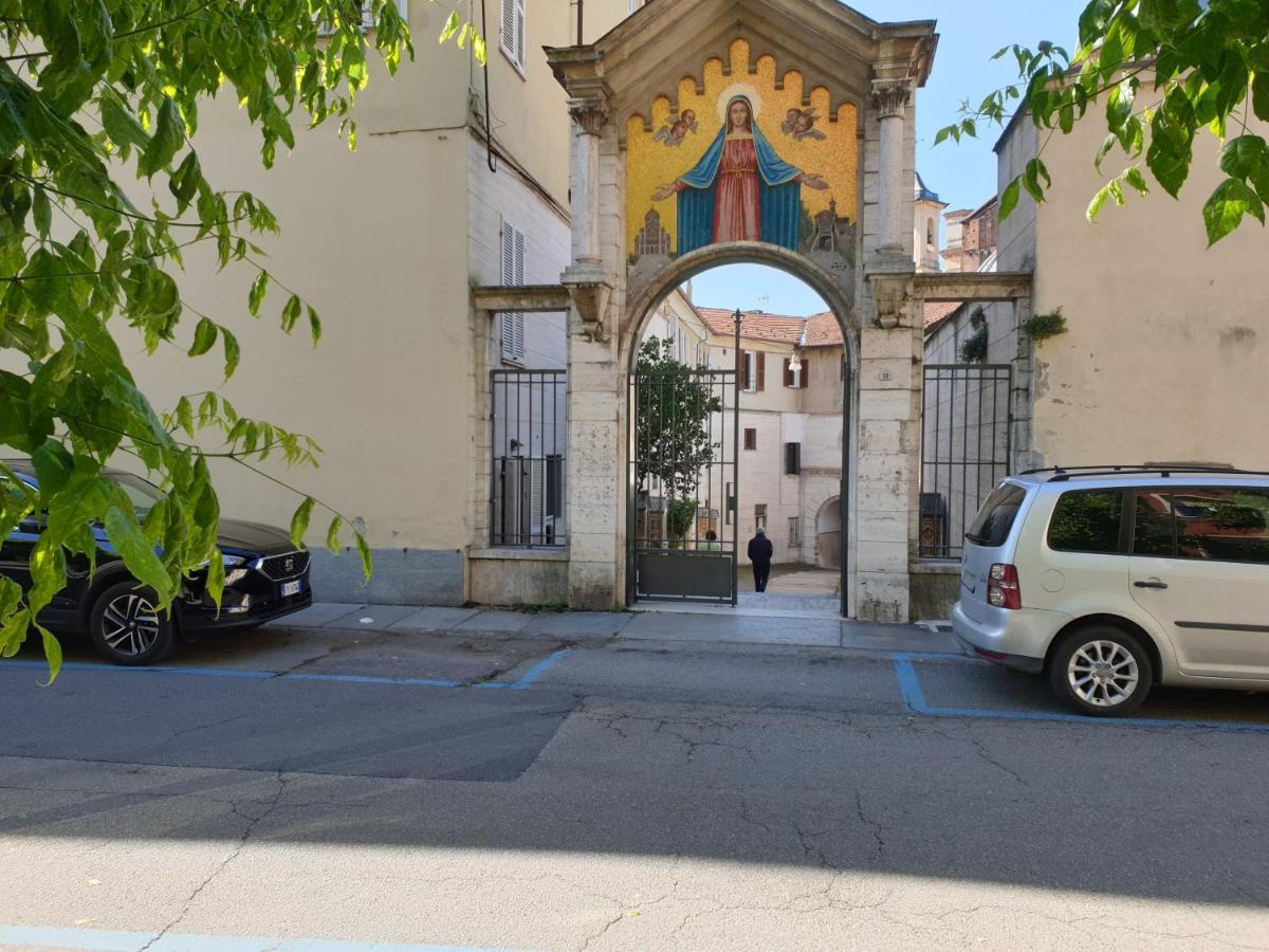 Location Turistic Monolocale Nel Parco Del Santuario Apartment Asti Bagian luar foto