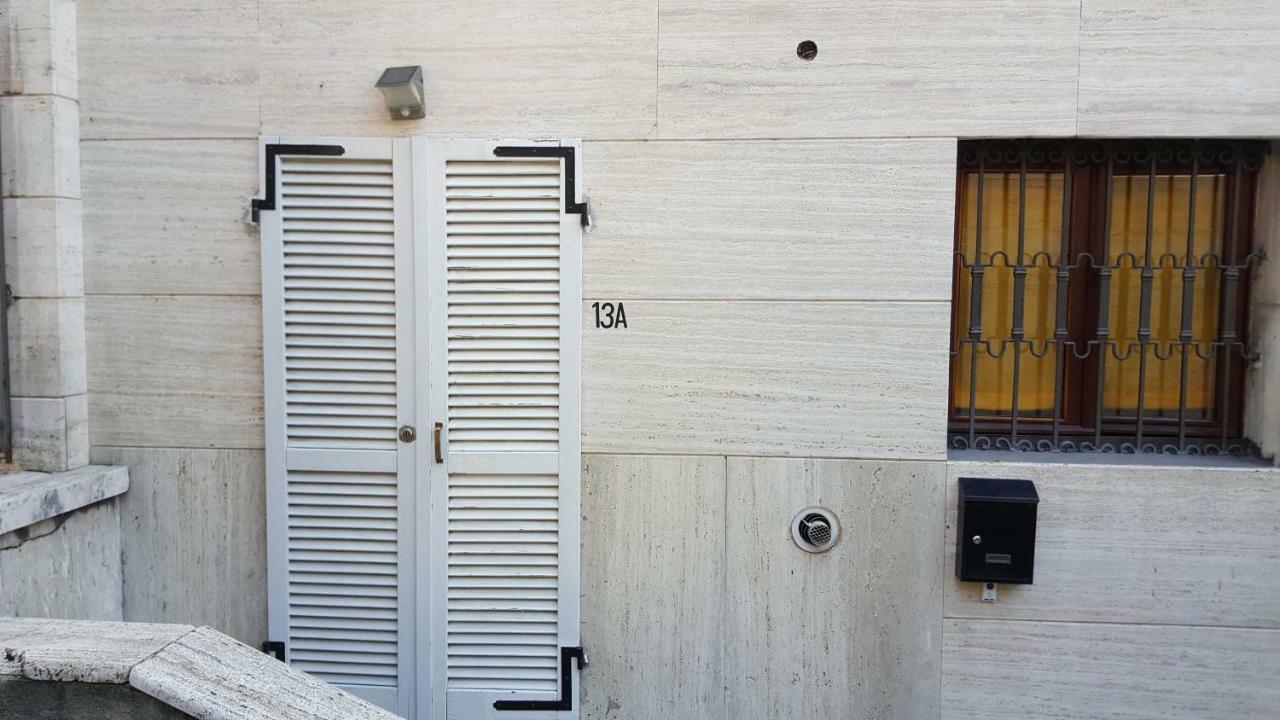 Location Turistic Monolocale Nel Parco Del Santuario Apartment Asti Bagian luar foto