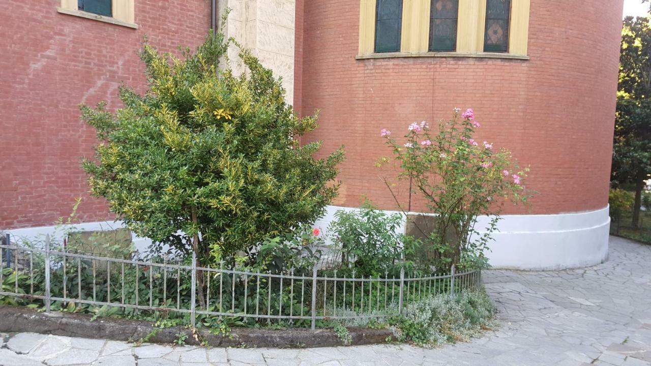 Location Turistic Monolocale Nel Parco Del Santuario Apartment Asti Bagian luar foto