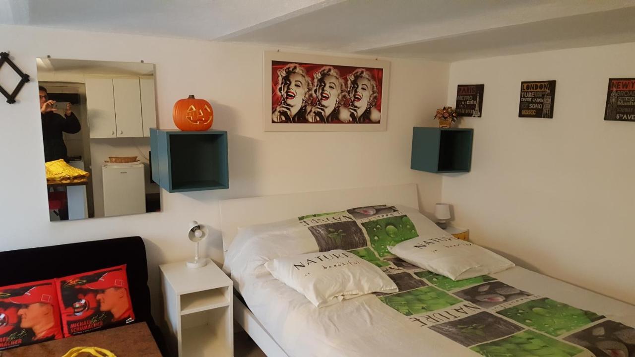 Location Turistic Monolocale Nel Parco Del Santuario Apartment Asti Bagian luar foto